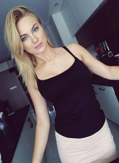 Tall Blond Swimwear model